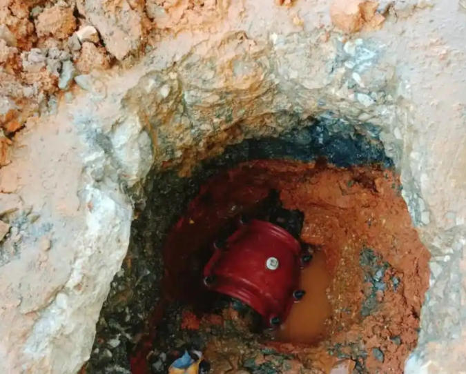 水管漏水抢修过程